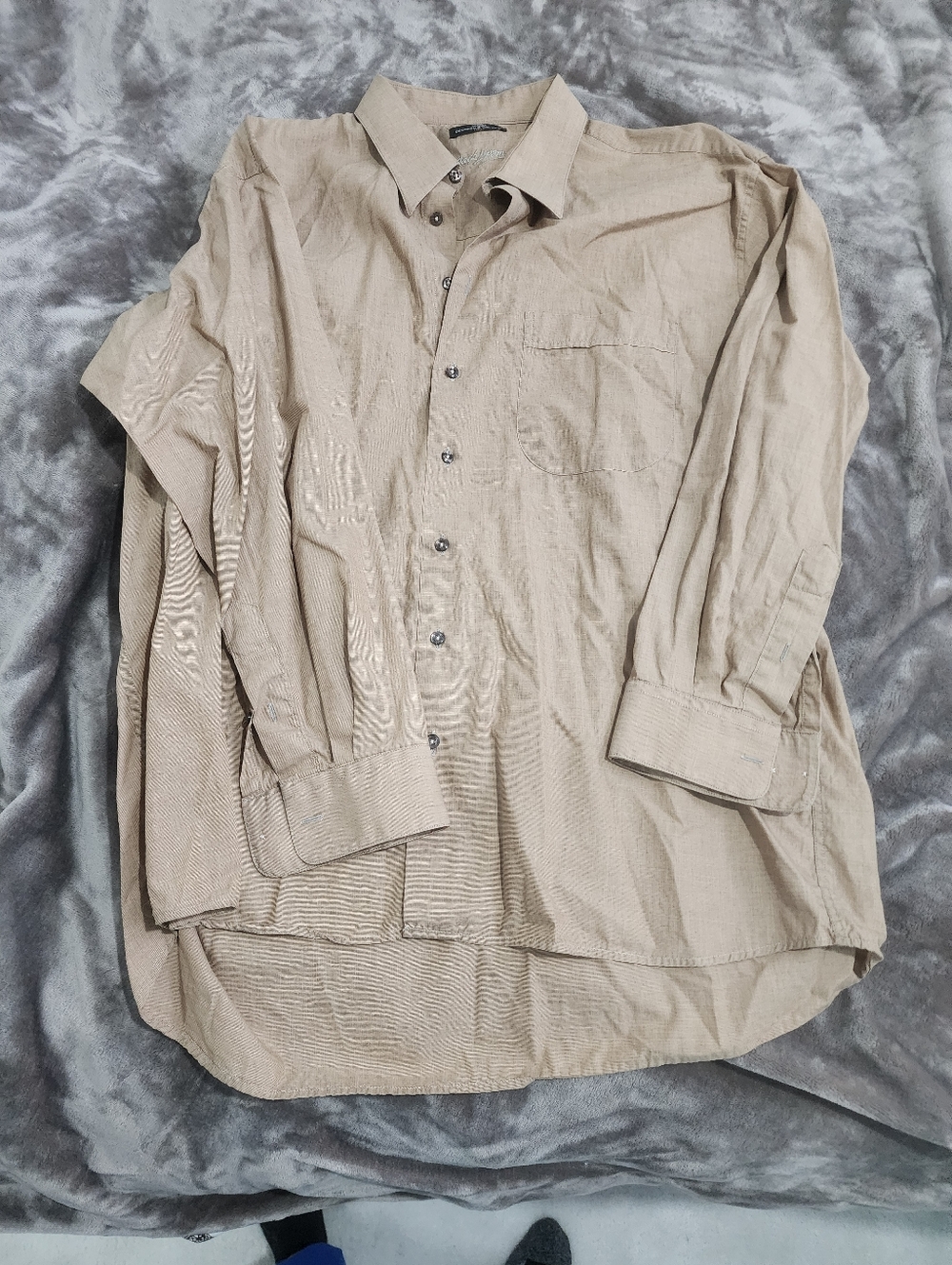 Classic Men's Long-Sleeve Dress Shirt in Khaki